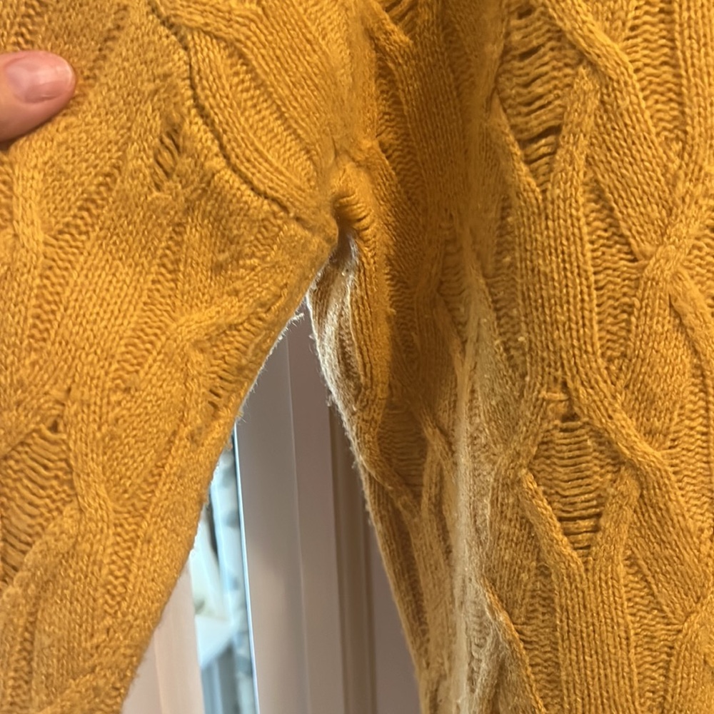 Sweater - Picture 5 of 6